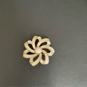 Vintage Women’s Trifari Crown Rare Floral Brooch